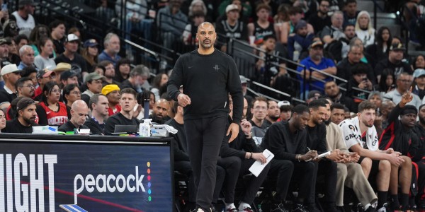 解说：火箭外线没有三分威胁牵制 空间问题又一次导致失利