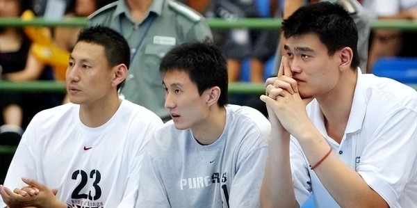 他是广东宏远主教练，身兼重任财富自由，感谢3个姐姐供他打球