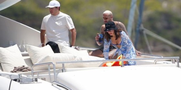 FB体育-内马尔新欢是巴西网红 跟他前女友长得很像！