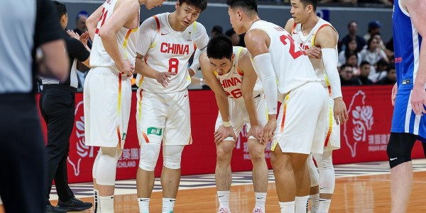 FB体育-中国男篮赢球却仿佛回到了老路！杨毅：不理解身高竟比中国台北低