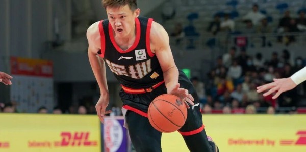 FB体育-周鹏1000三分里程碑CBA历史第14人 深圳大胜同曦夺4连胜