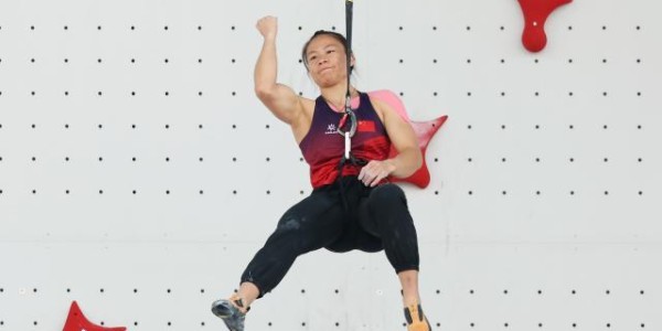 FB体育-喜获速度攀岩银牌，邓丽娟：比赛有遗憾也有收获