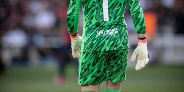 FB体育-2选1，巴萨功勋或离队！为了世界杯，1700万年薪不要？弗里克铁血